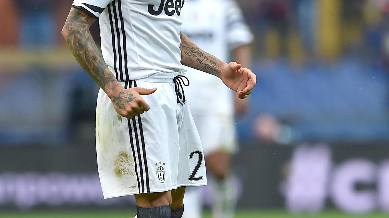 Dani Alves.