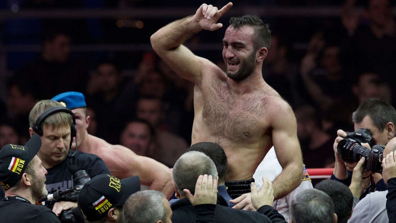 Murat Gassiev sa raduje zo svojho víťazstva.