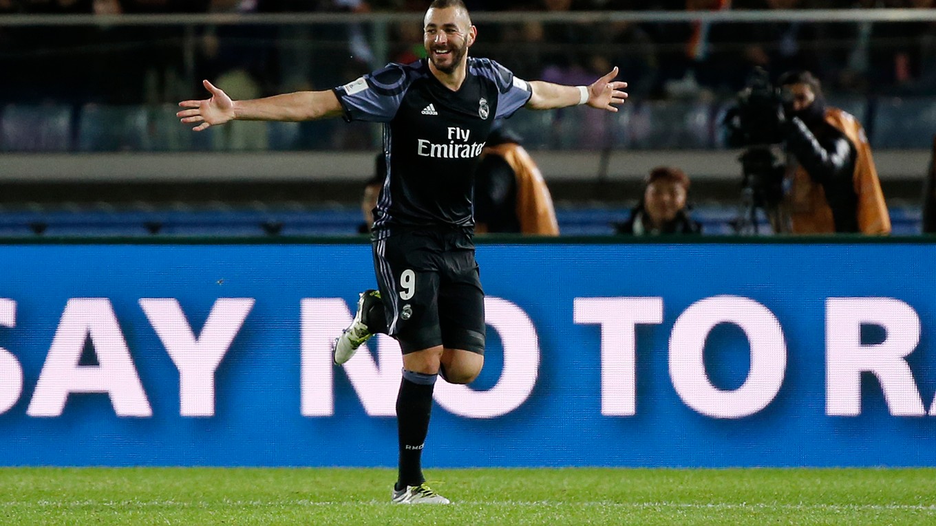 Karim Benzema sa teší po strelení vedúceho a napokon víťazného gólu stretnutia.