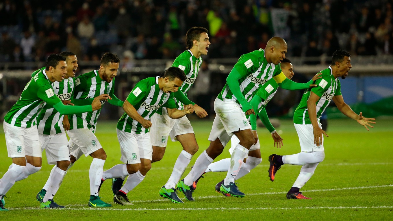 Futbalisti Atlética Nacional sa tešia po víťaznom penaltovom rozstrele.