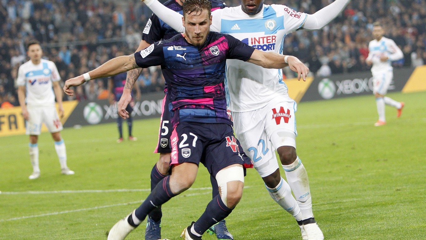 Leya Iseka (vpravo) si už dres Olympique Marseille neoblečie.