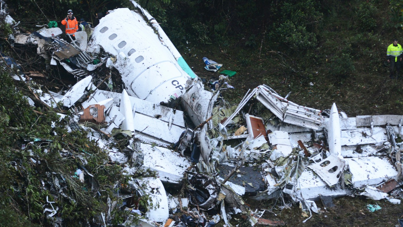 Lietadlo s členmi brazílskeho tímu sa zrútilo pre nedostatok paliva.