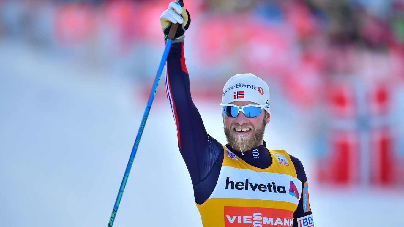 Prvenstvo na Tour de Ski medzi mužmi obhajuje Nór Martin Johnsrud Sundby.