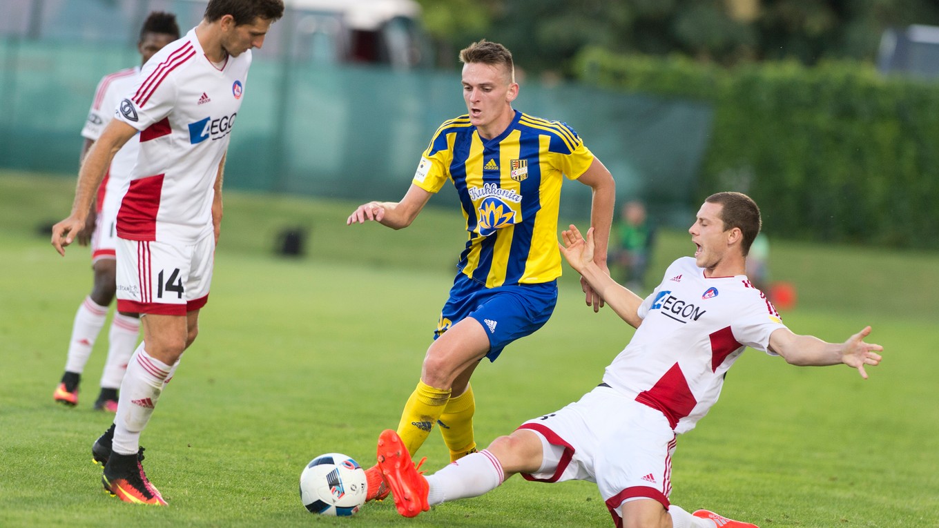 Róbert Polievka (druhý sprava) je veľkým talentom slovenského futbalu.