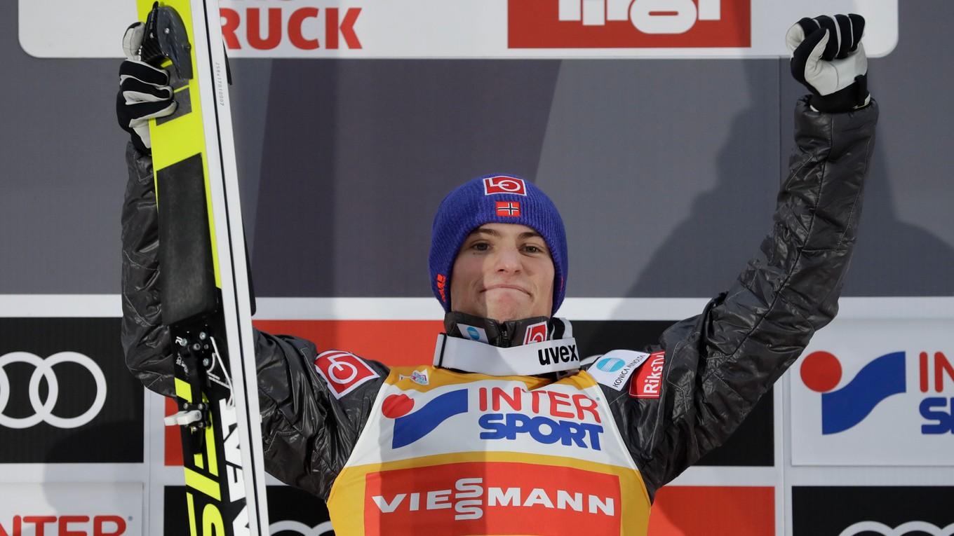 Nórsky skokan na lyžiach Daniel-Andre Tande vyhral aj tretie podujatie.