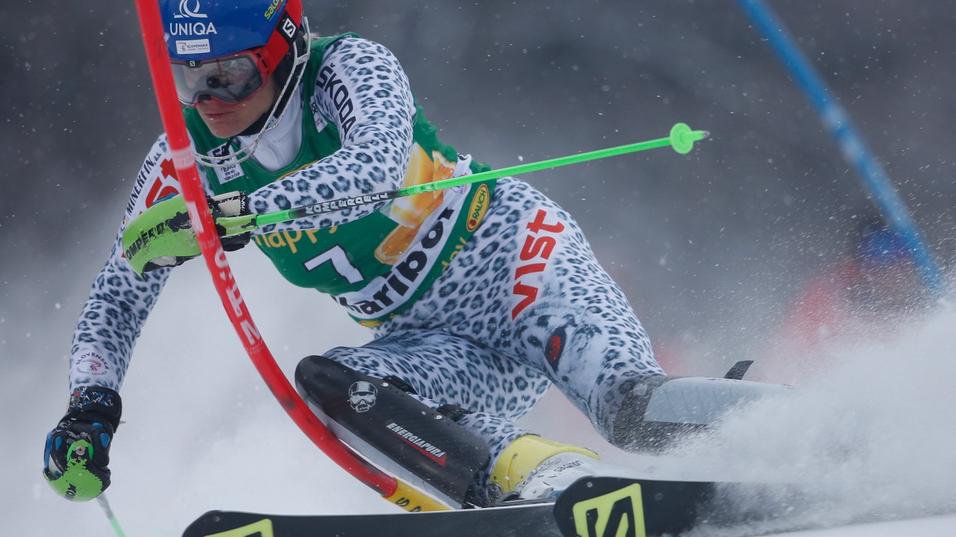 Slovenská lyžiarka Veronika Velez-Zuzulová na trati 1. kola slalomu Svetového pohára žien v alpskom lyžovaní v slovinskom Maribore.