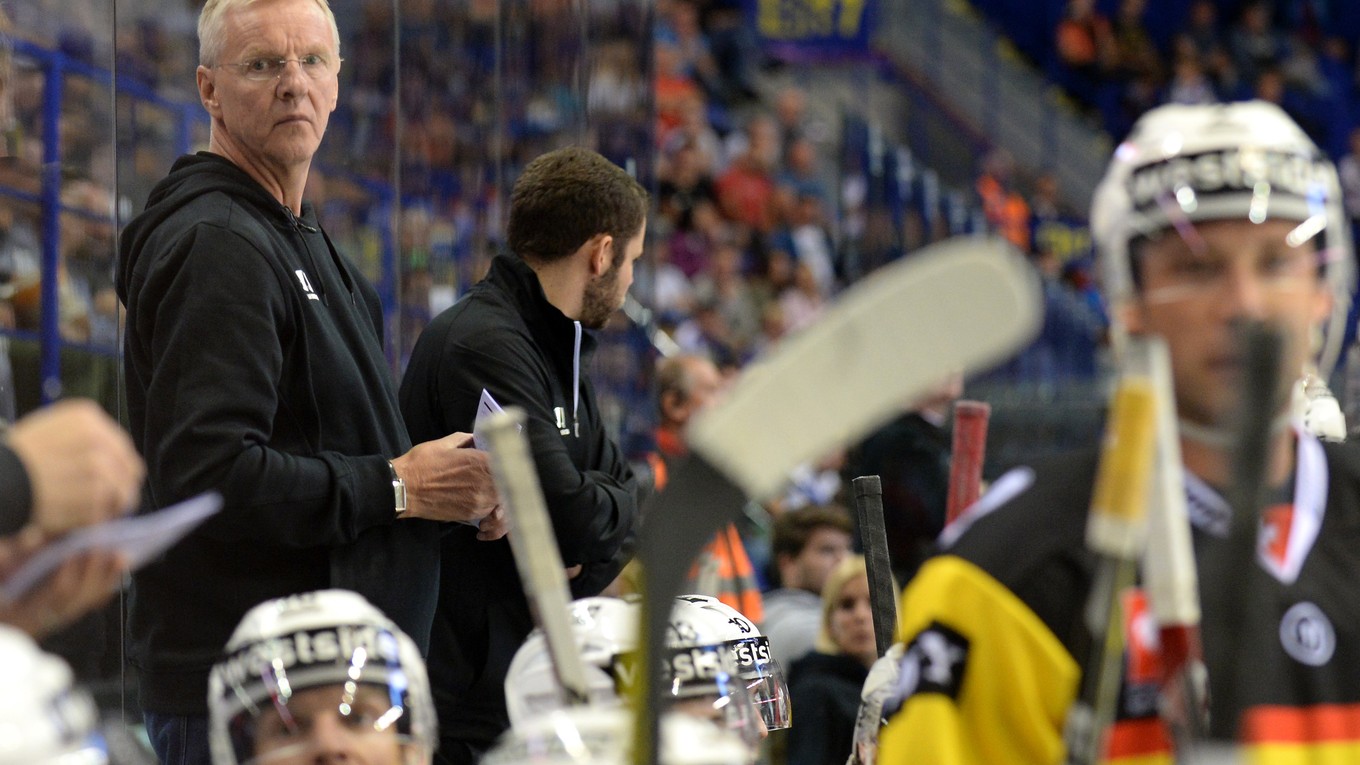 Kari Jalonen v súčasnosti vedie hokejistov SC Bern.