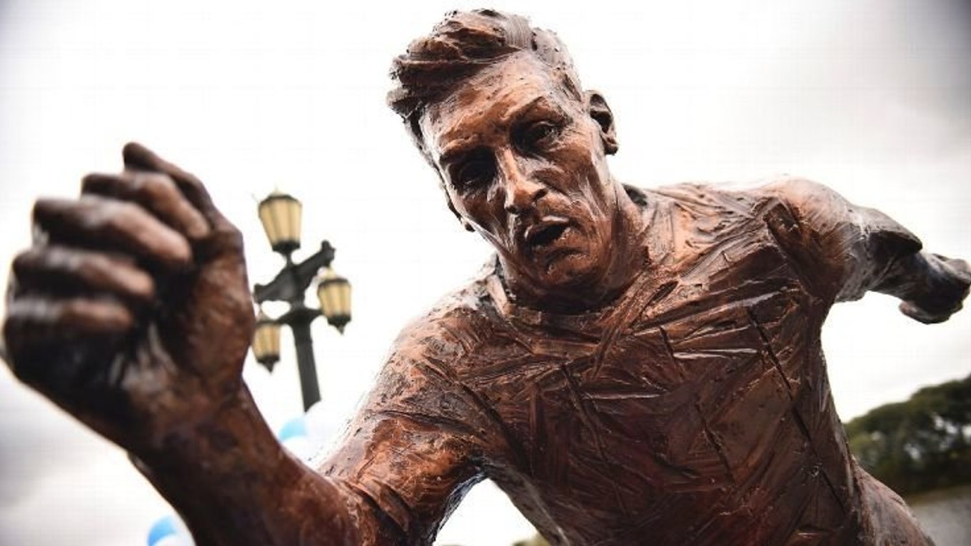 Messiho sochu napadli vandali.