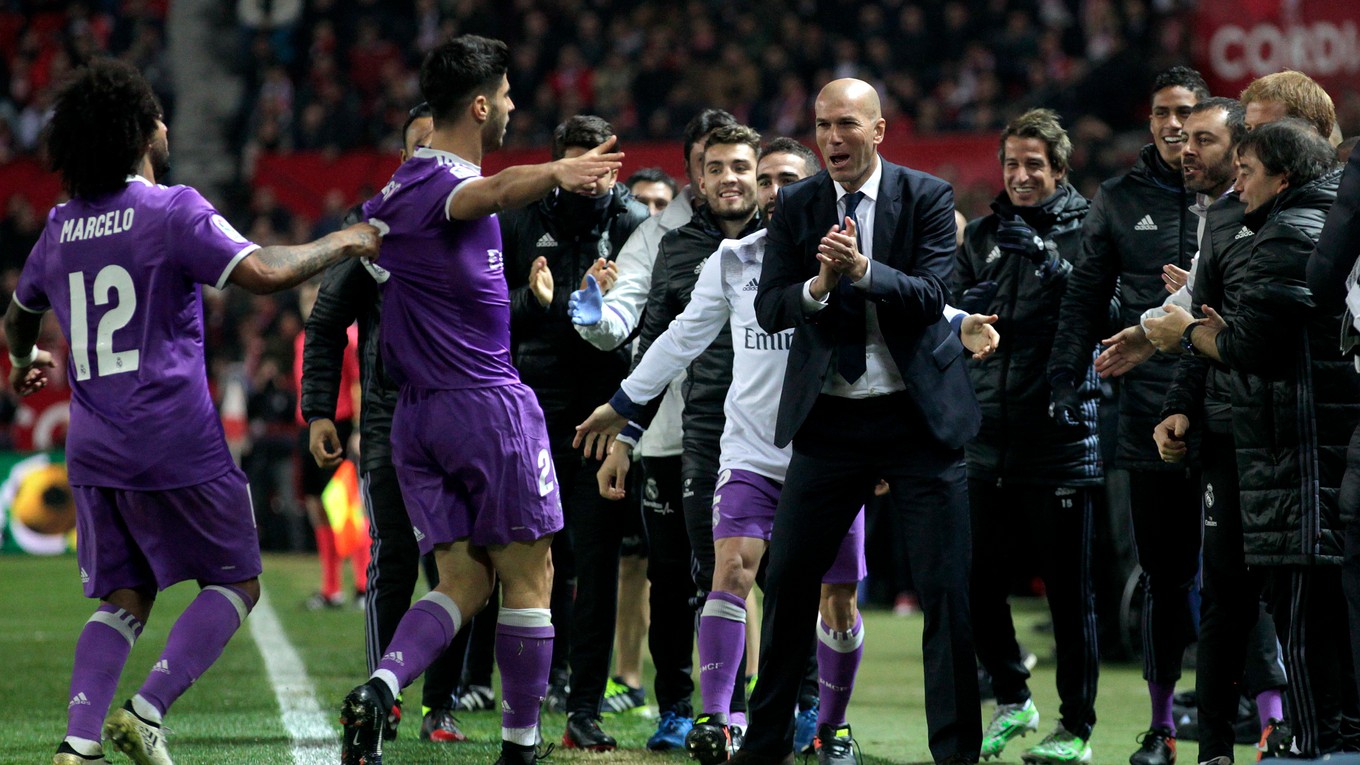 Real Madrid dokázal odvrátiť prehru a vďaka remíze 3:3 so Sevillou natiahol sériu súťažných zápasov bez prehry za sebou na počet štyridsať.