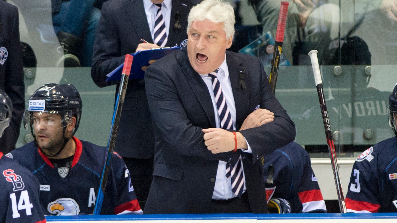 Miloša Říhu vykázali rozhodcovia z lavičky už druhý raz v sezóne.