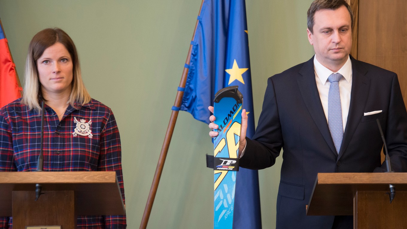 Predseda NR SR Andrej Danko prijal slovenskú lyžiarku Veroniku Velez-Zuzulovú.