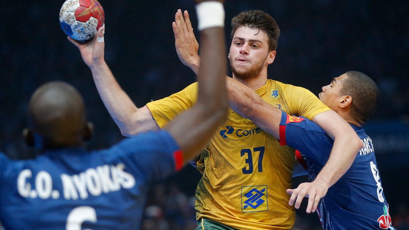 Hádzanári Ruska si vo štvrtkovom súboji MS vo Francúzsku pripísali tretie víťazstvo v A-skupine, keď zdolali Brazíliu 28:24. Ilustračná foto.
