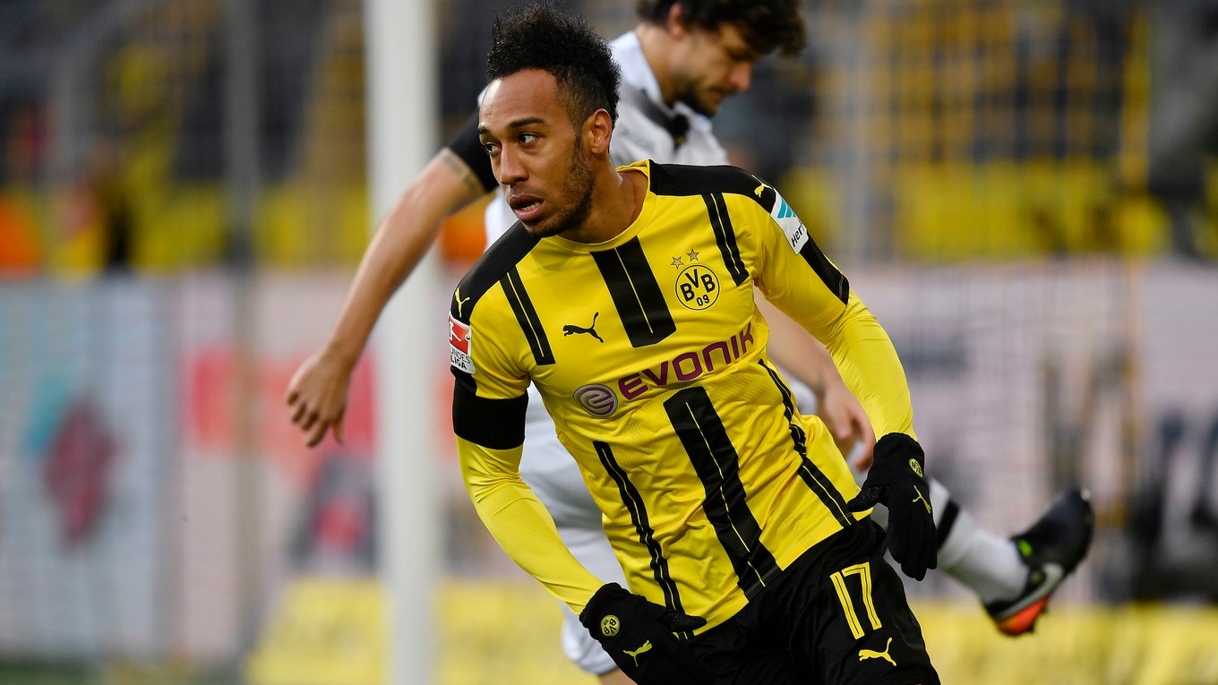 Pierre-Emerick Aubameyang je asi najväčšou hviezdou Borussie Dortmund.