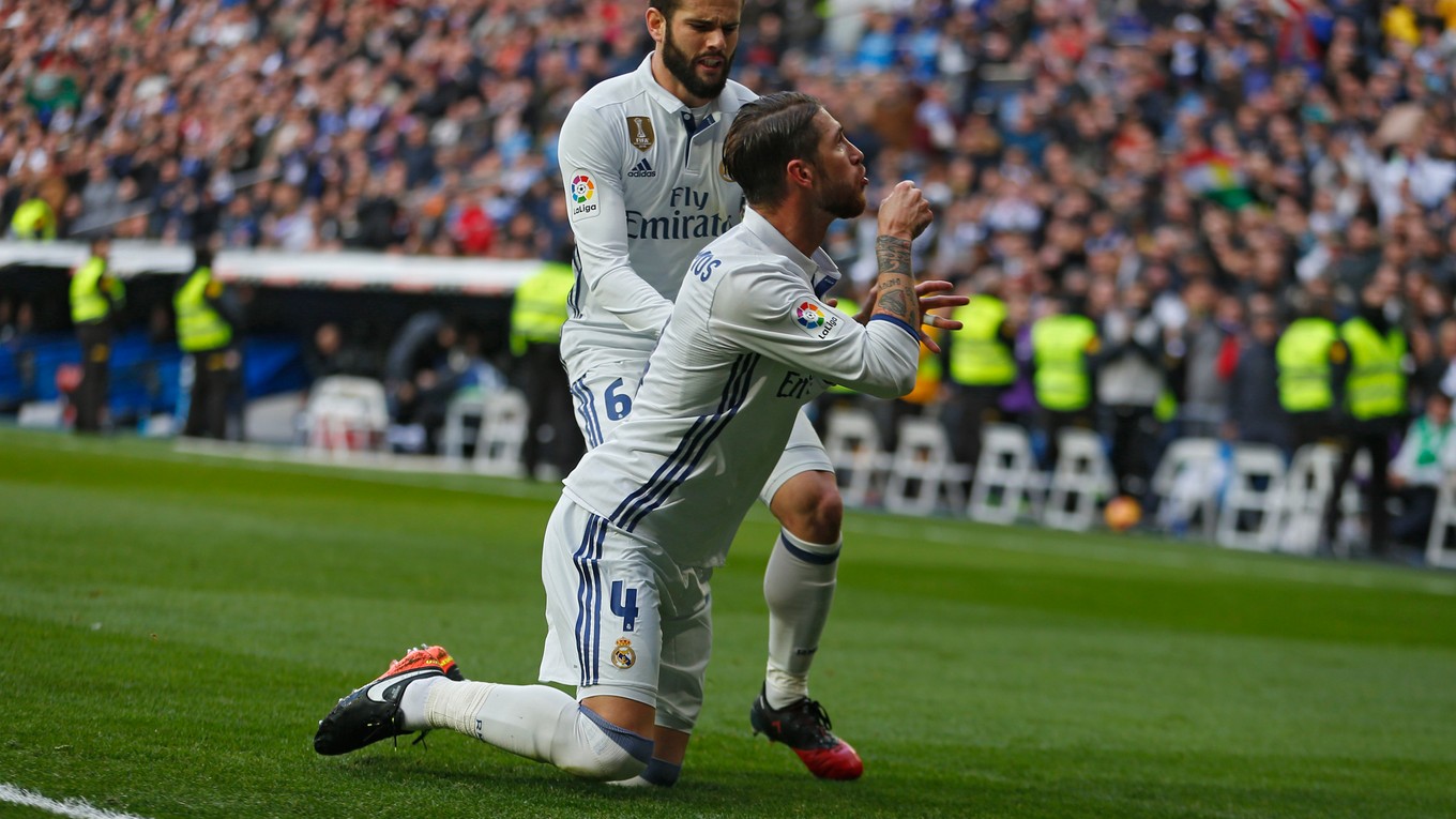 Sergio Ramos oslavuje svoj gól do siete Málagy.