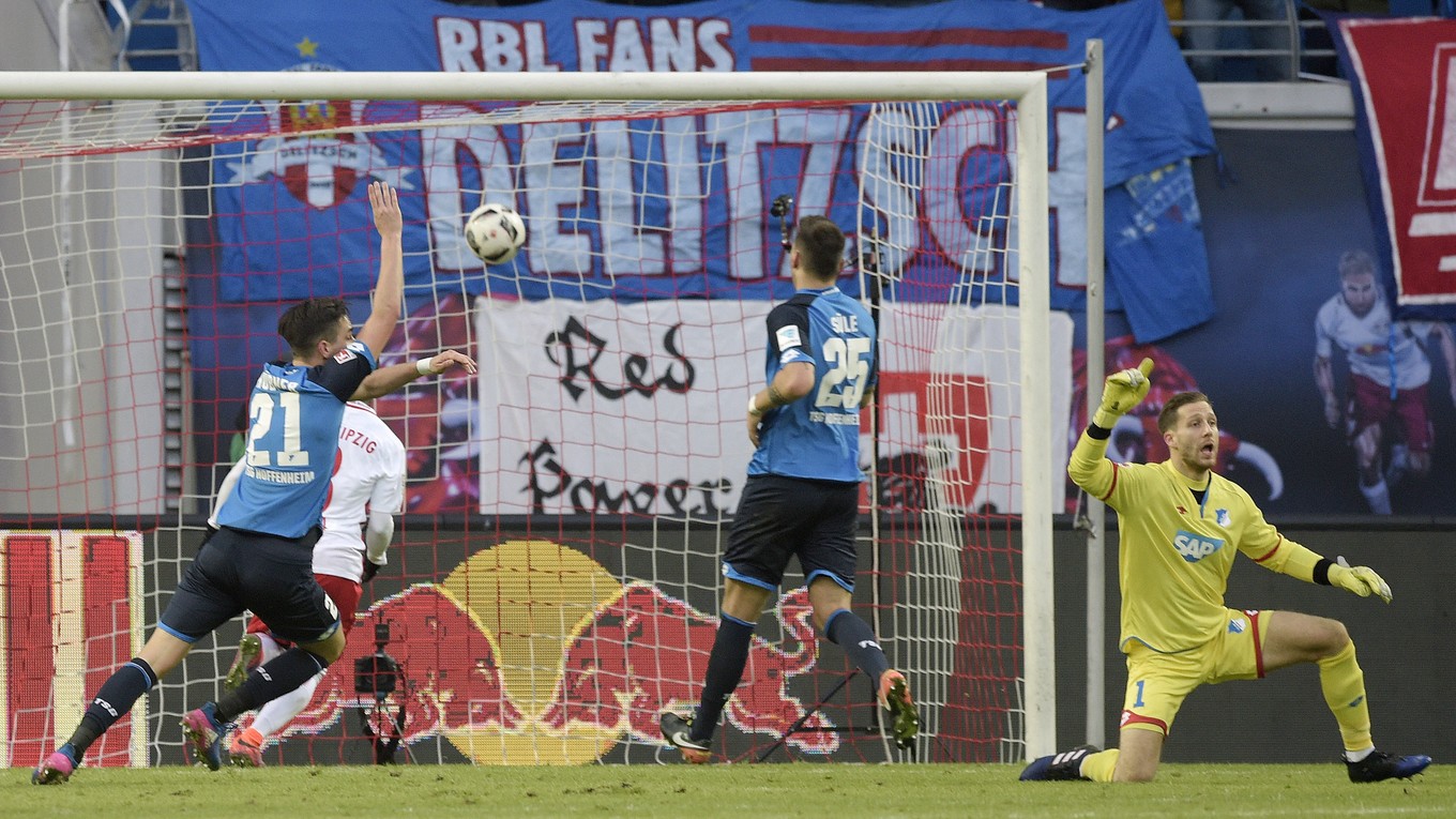 Hoffenheim dostáva jeden z gólov od futbalistov Lipska.