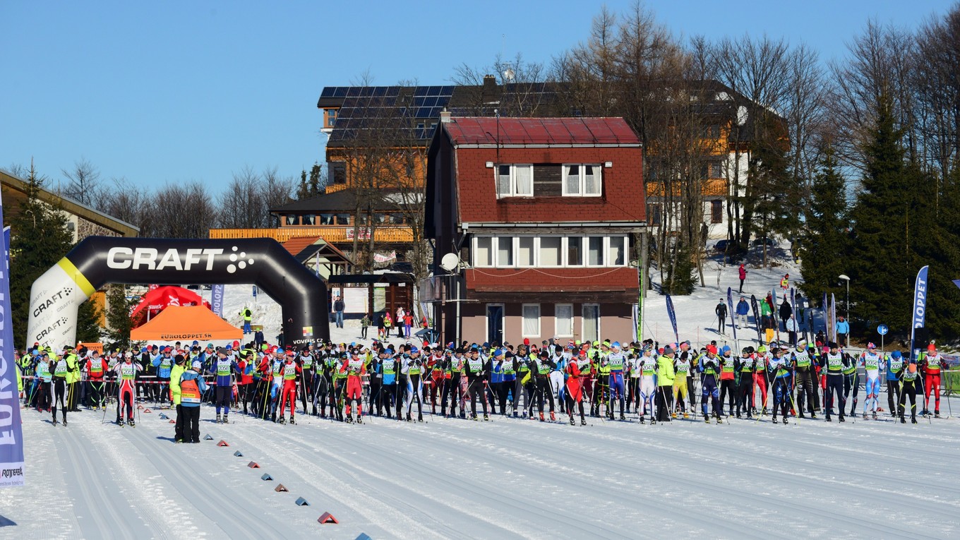 Lyžiarsky štadión Rudolfa Čilíka v stredisku Skalka pri Kremnici pred štartom pretekov na 30 km klasickým spôsobom na 44. ročníku medzinárodných pretekov Biela stopa v stredisku Skalka pri Kremnici.