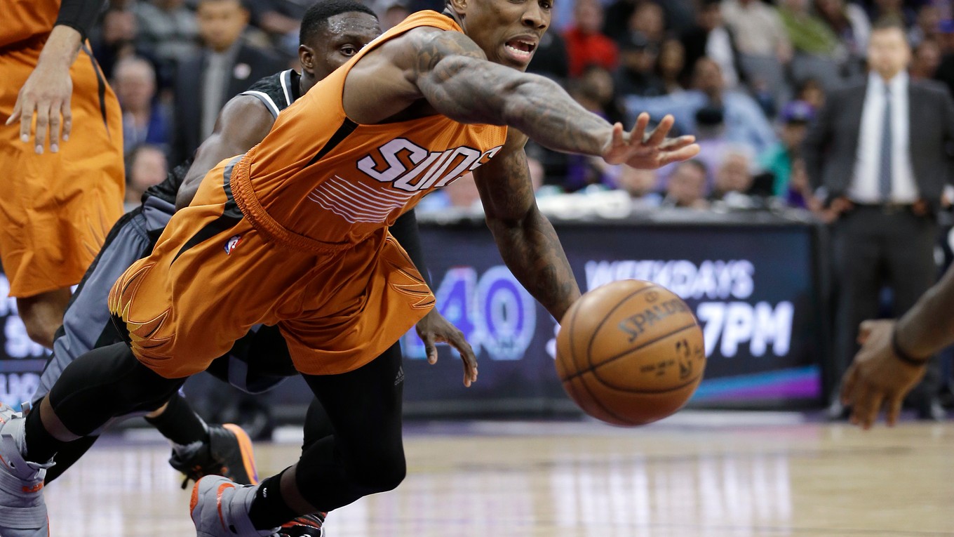 Phoenix vyhral na domácej palubovke Sacramenta 103:105.