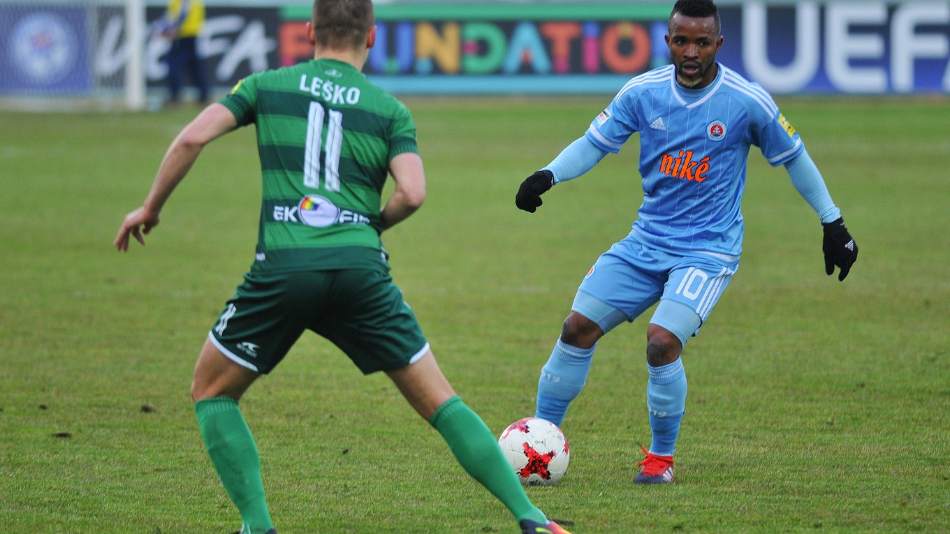 Soumah (vpravo) mieri do Partizanu Belehrad.