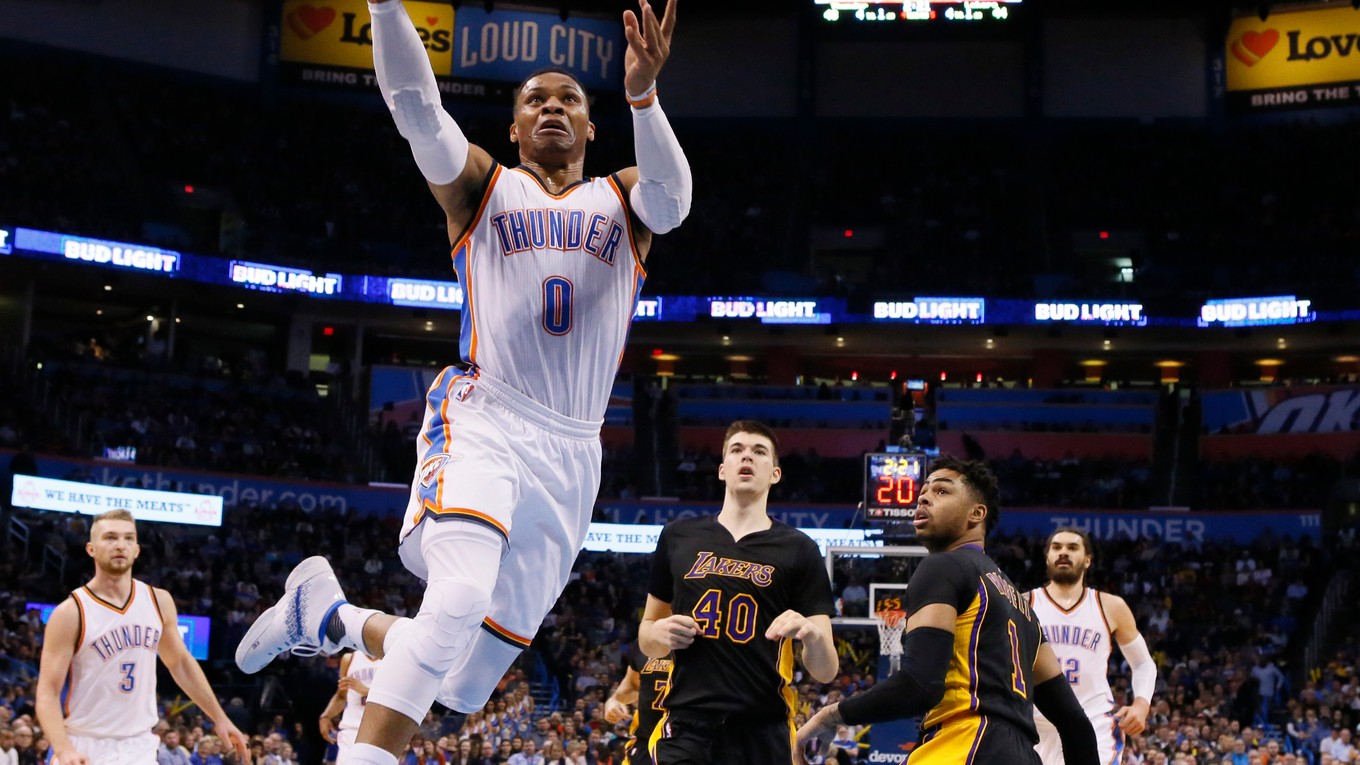 Basketbalisti Oklahomy City Thunder zvíťazili v zámorskej NBA nad Los Angeles Lakers 110:93. 