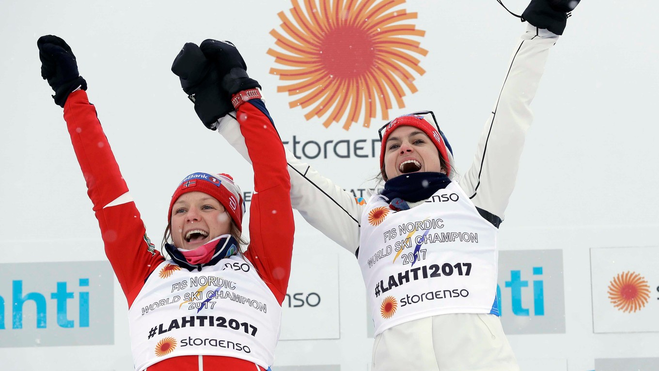 Majsterkami sveta v tímšprinte klasickou technikou sa stali Nórky v zložení Heidi Wengová a Maiken Caspersen Fallová.