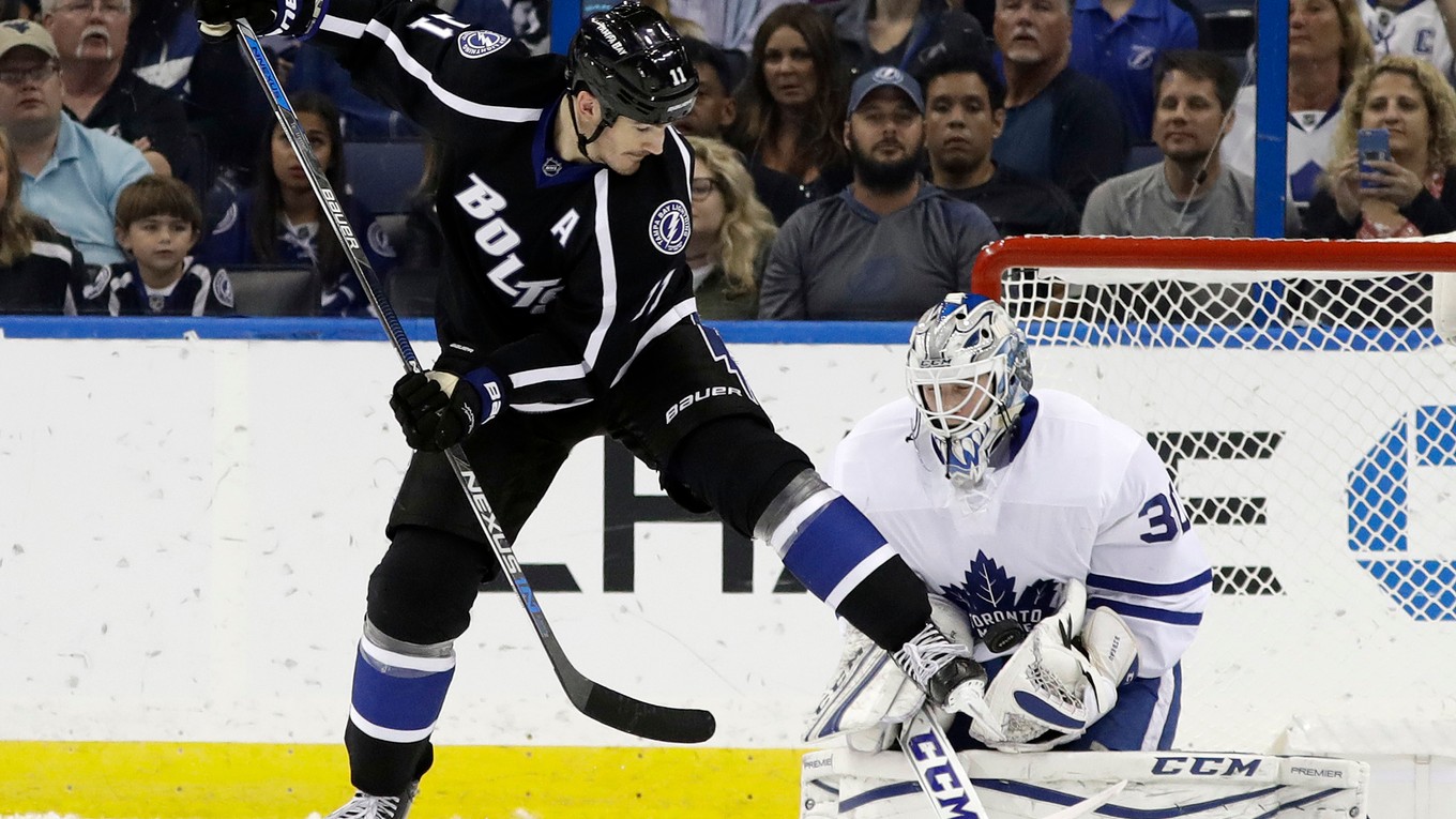 Brian Boyle v zápase proti Tampa Bay Lightning. Teraz bude hrať práve za Tampu.