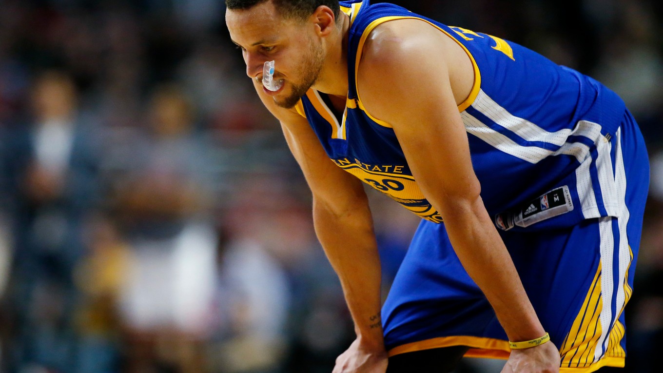 Sklamaná hviezda Warriors Stephen Curry.