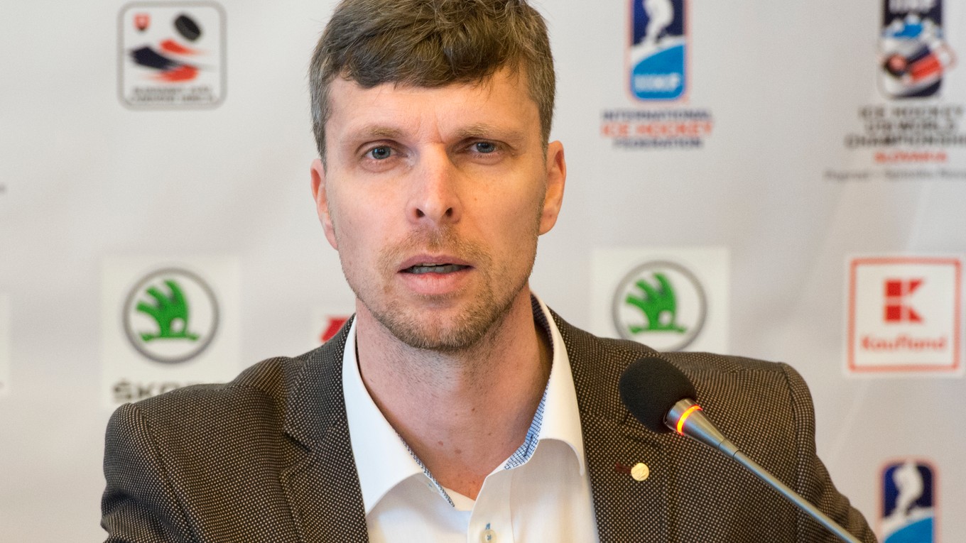 Tréner mládežníkov Norbert Javorčík.