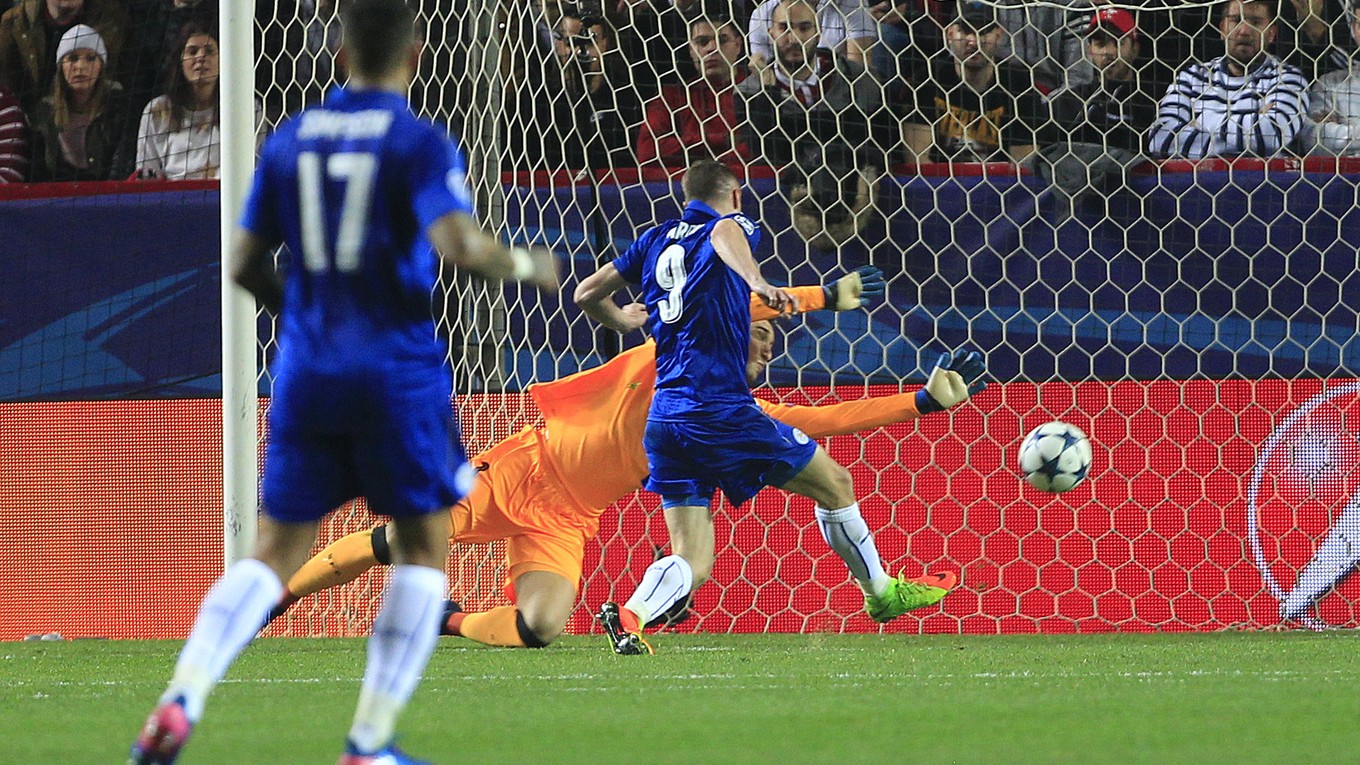 Leicester City v prvom zápase proti Seville prehral 1:2. Jediný gól anglického majstra strelil Jamie Vardy.