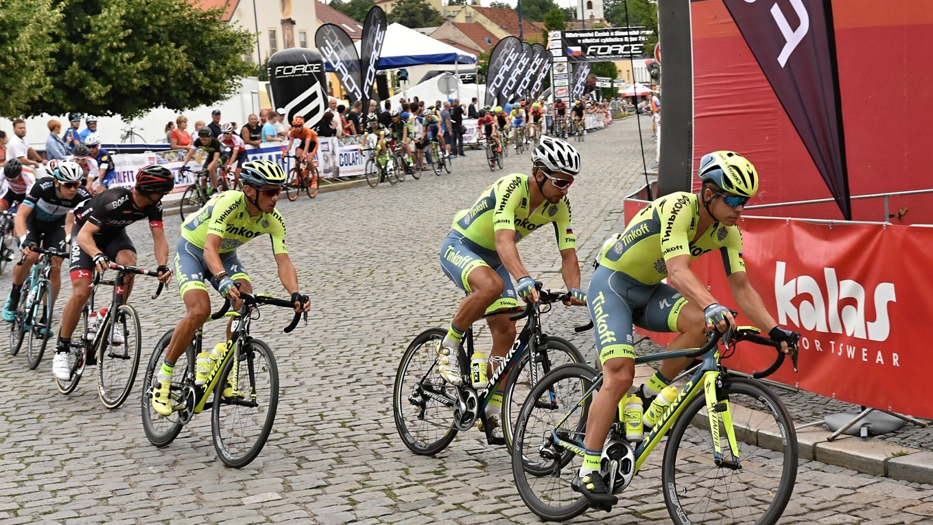 Vlani sa spoločný šampionát uskutočnil v českom Kyjove. Ovládol ho napokon Juraj Sagan (vpravo) pred bratom Petrom (druhý sprava).