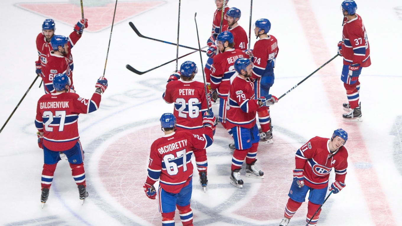Hokejisti Montrealu Canadiens sa tešia po víťazstve nad Floridou 6:2, ktorým si zaistili istotu účasti v play-off.