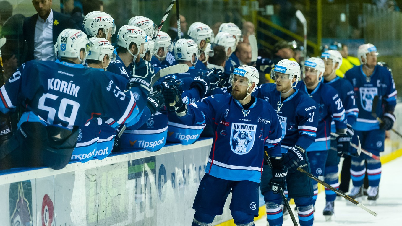 Hráči Nitry sa radujú po jednom zo štyroch gólov.