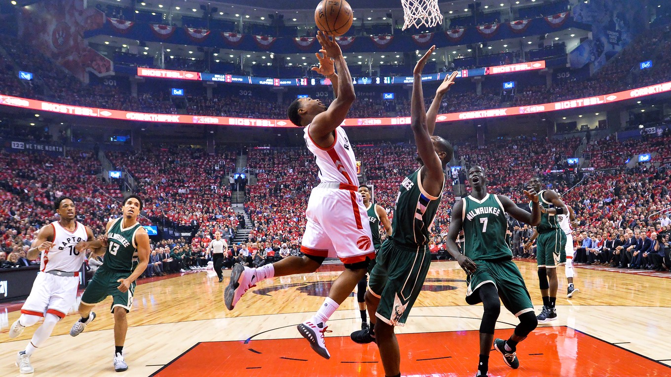 Toronto víťazstvom 106:100 vyrovnalo proti Milwaukee na 1:1. 