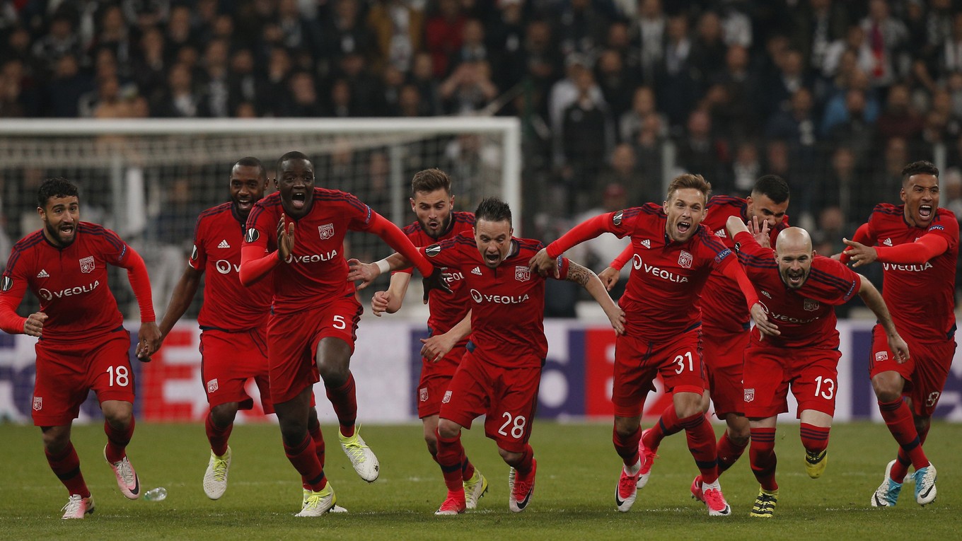Olympique Lyon zvíťazil nad Besiktasom Istanbul v penaltovom rozstrele a postúpil do semifinále Európskej logy.