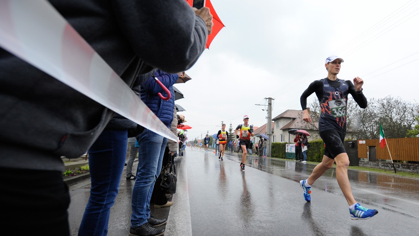 	
Atlét Matej Tóth počas pretekov 48. ročníka Záhoráckej dvadsiatky a M-SR v chôdzi mužov na 20 km.