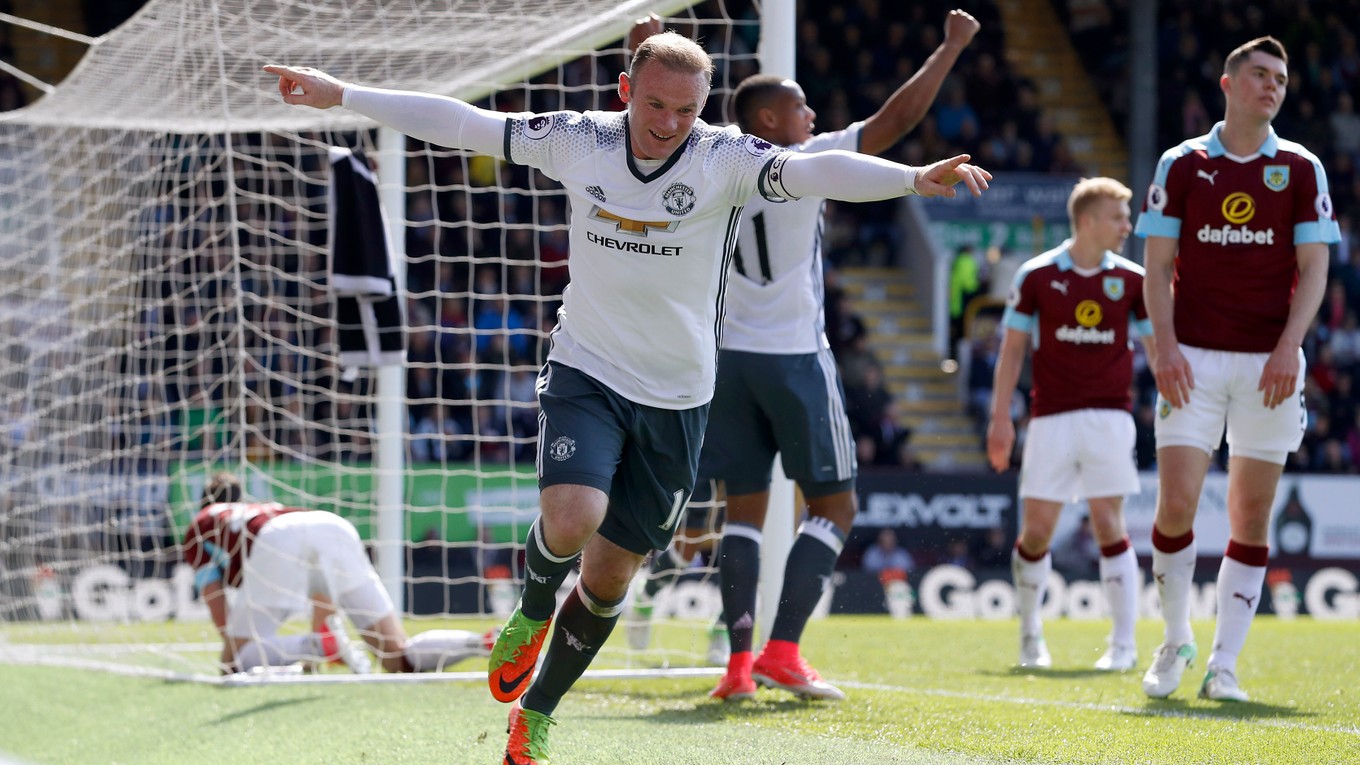Wayne Rooney sa vrátil do základnej zostavy. A oslávil to gólom.
