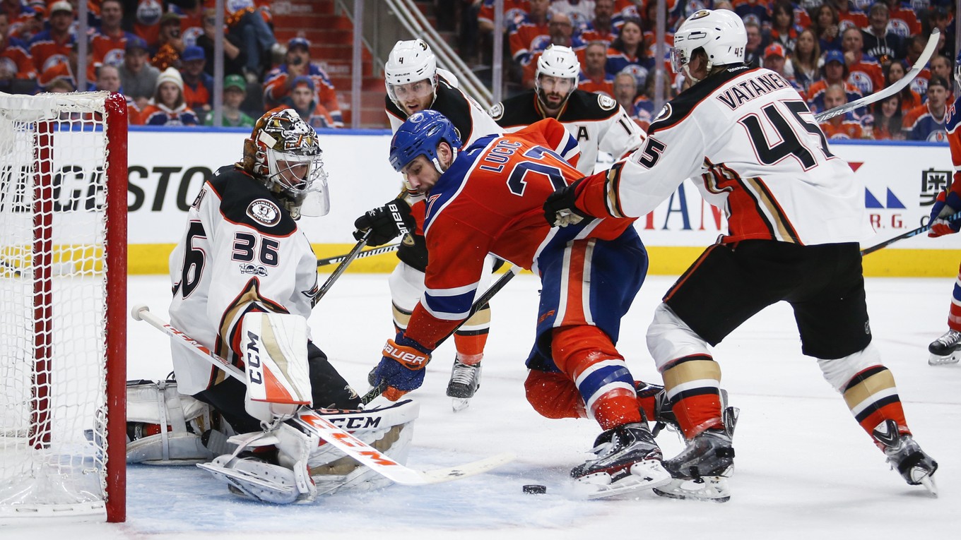Edmonton na domácom ľade prehral s Anaheim Ducks, v sérii vedie 2:1.