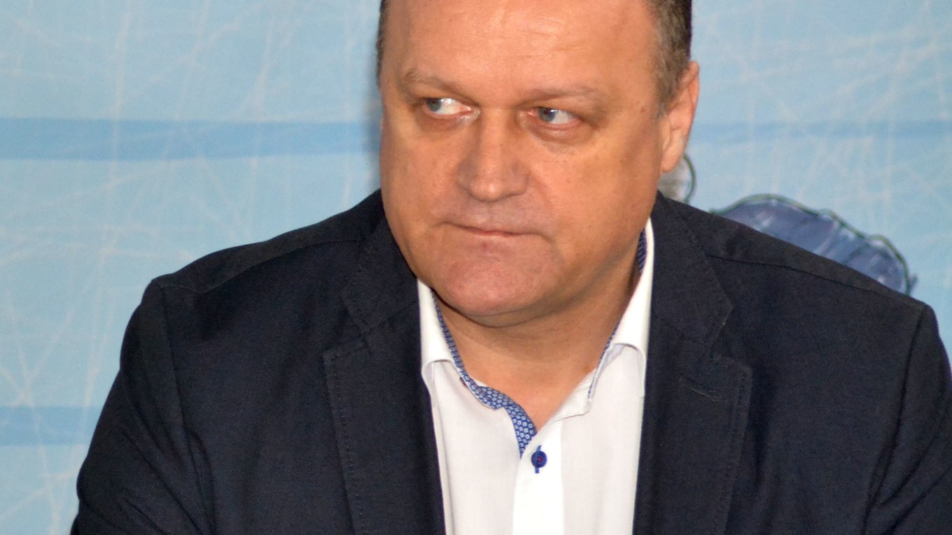 Juraj Bakoš. Po neúspešnej sezóne bol odvolaný z pozície generálneho manažéra HC Košice.