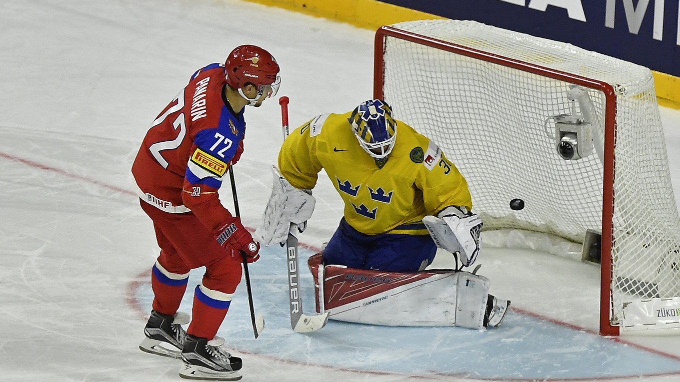 Artemij Panarin premieňa svoj samostatný nájazd v rozstrele zápasu proti Švédsku.