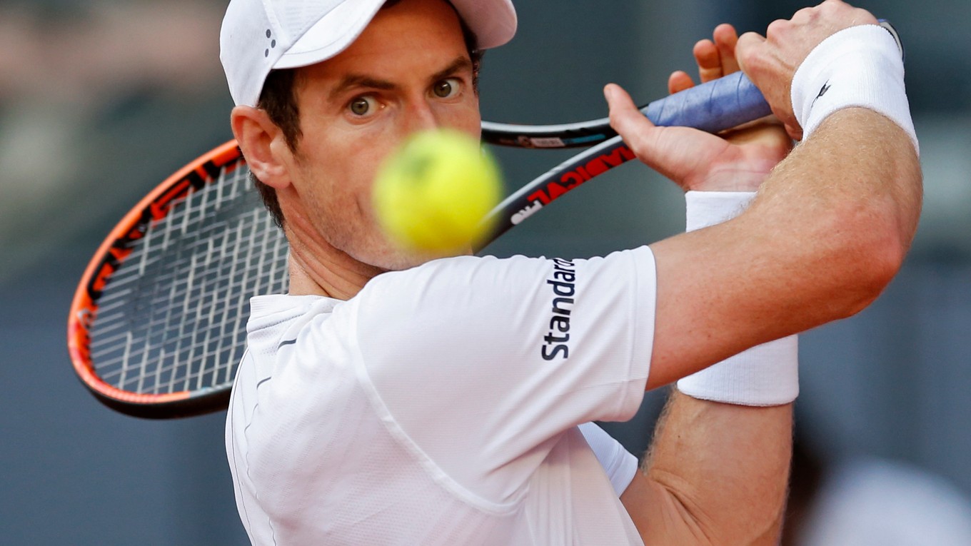Brit Andy Murray zostáva na čele rebríčka ATP.