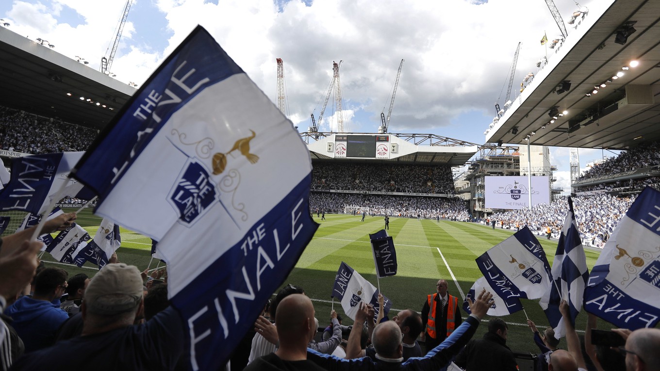 Fanúšikovia Tottenhamu Hotspur drukovali svojmu tímu na starom štadióne naposledy.