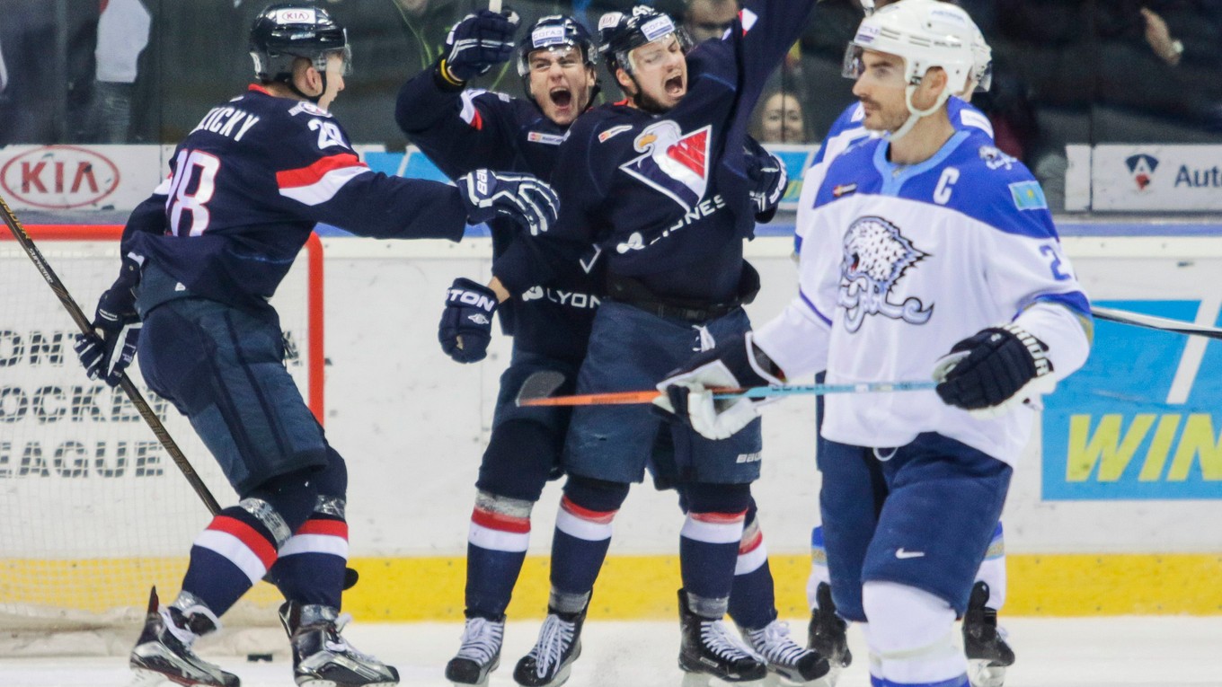 V KHL pôsobia aj hokejisti Slovana Bratislava.