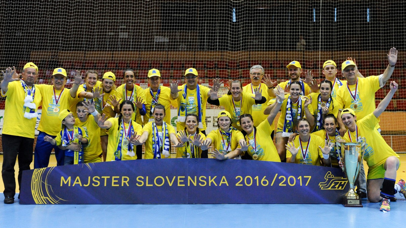 Hádzanárky Iuventy Michalovce získali rekordný desiaty titul majsteriek Slovenska.