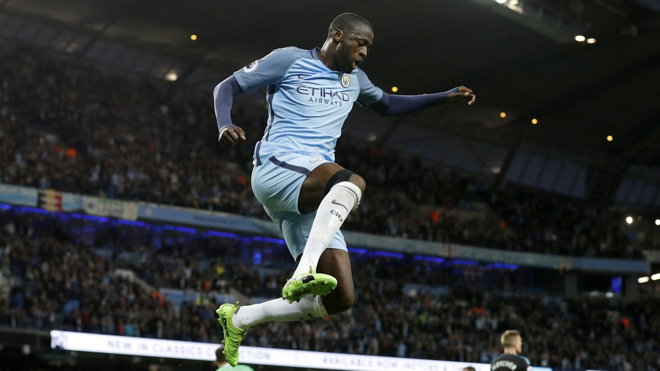 Yaya Toure je v Manchestri veľmi populárny, v tejto sezóne bol vodcovskou osobnosťou tímu.