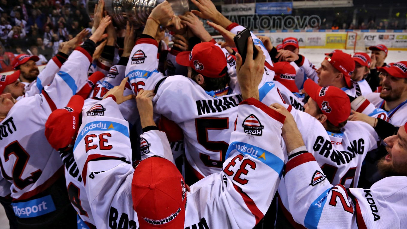 Majstrovskú trofej v budúcej sezóne budú obhajovať hokejisti Banskej Bystrice.