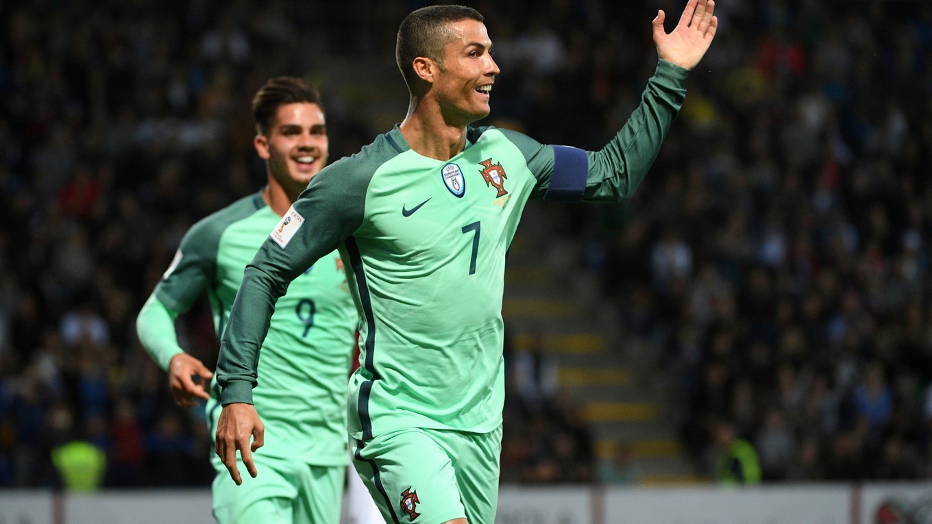 Cristiano Ronaldo potvrdzuje svoje kvality aj v reprezentačnom drese.