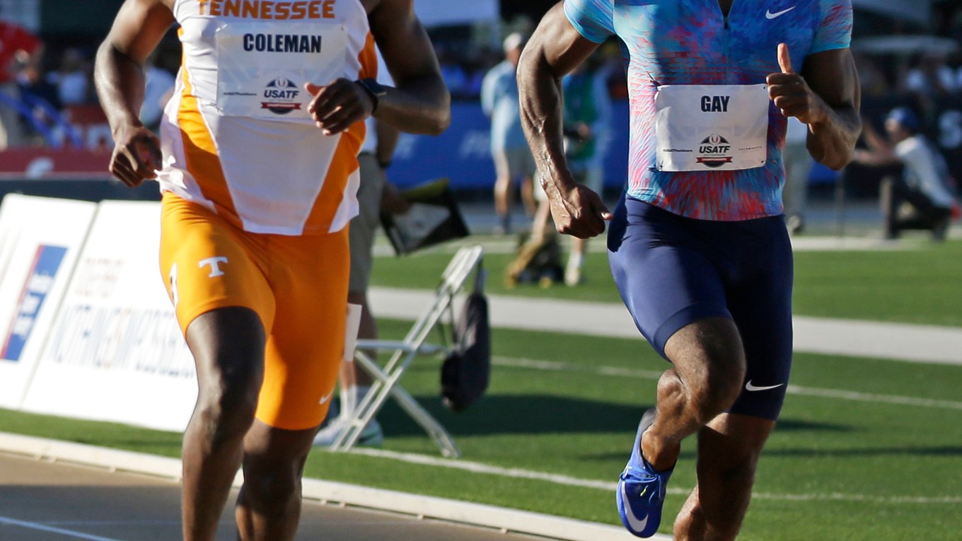 Tyson Gay (vpravo) sa nekvalifikoval na majstrovstvá sveta.