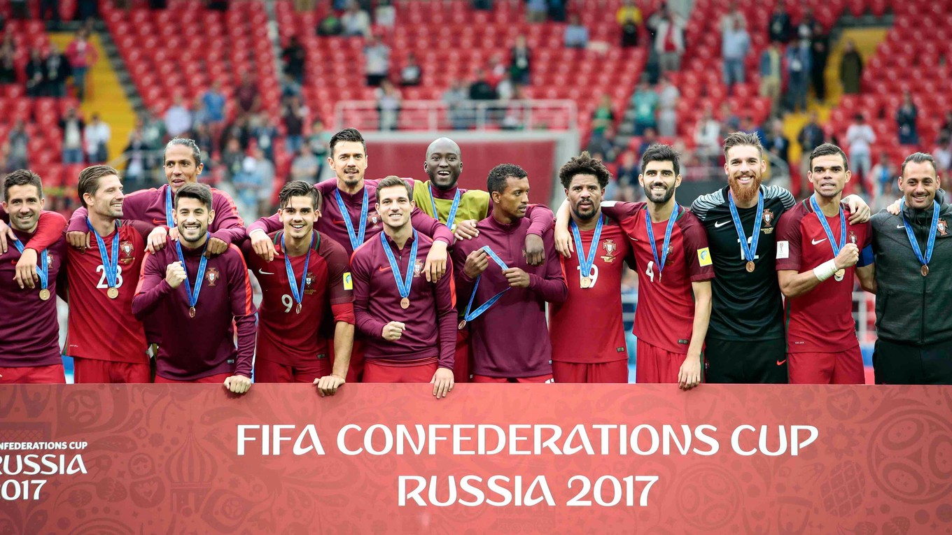 Portugalci oslavujú tretie miesto.