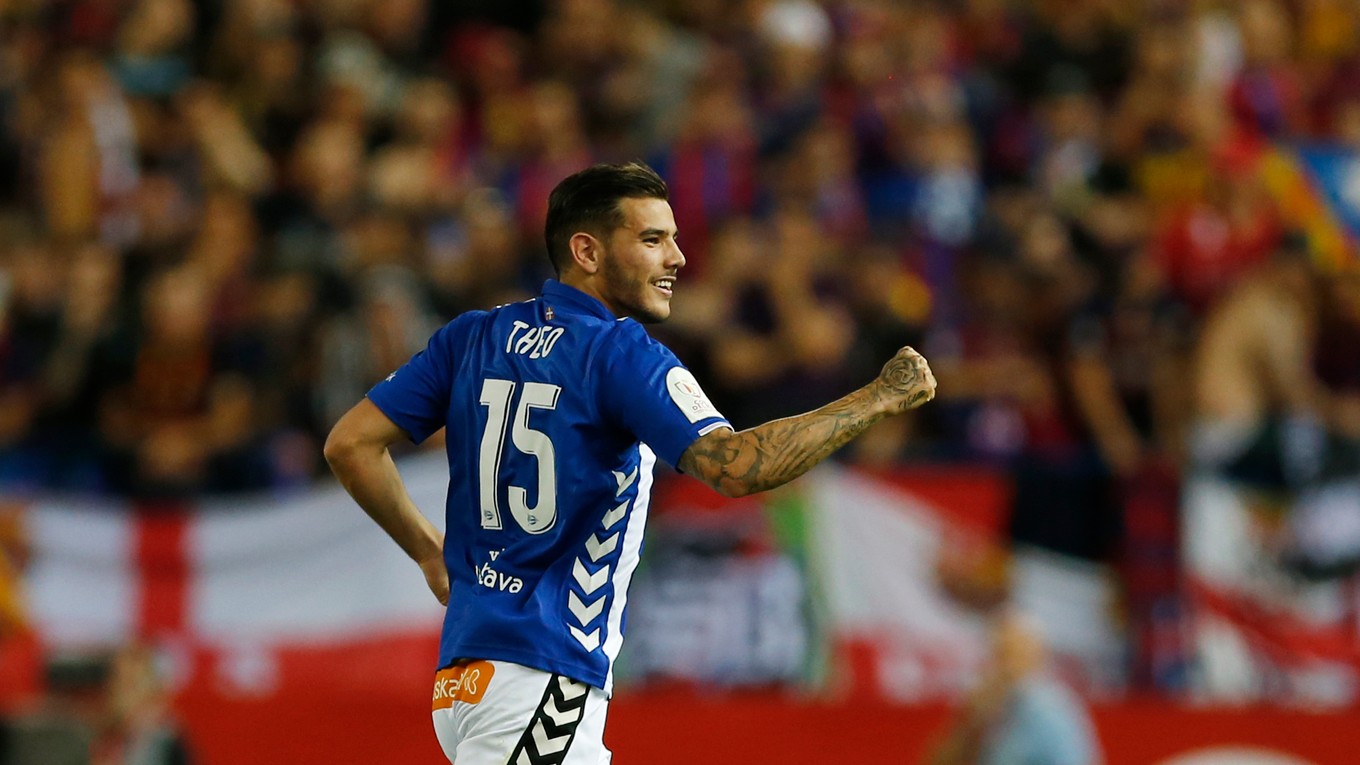 Španielsky futbalový klub Real Madrid angažoval do svojho tímu 19-ročného francúzskeho obrancu Thea Hernandeza.