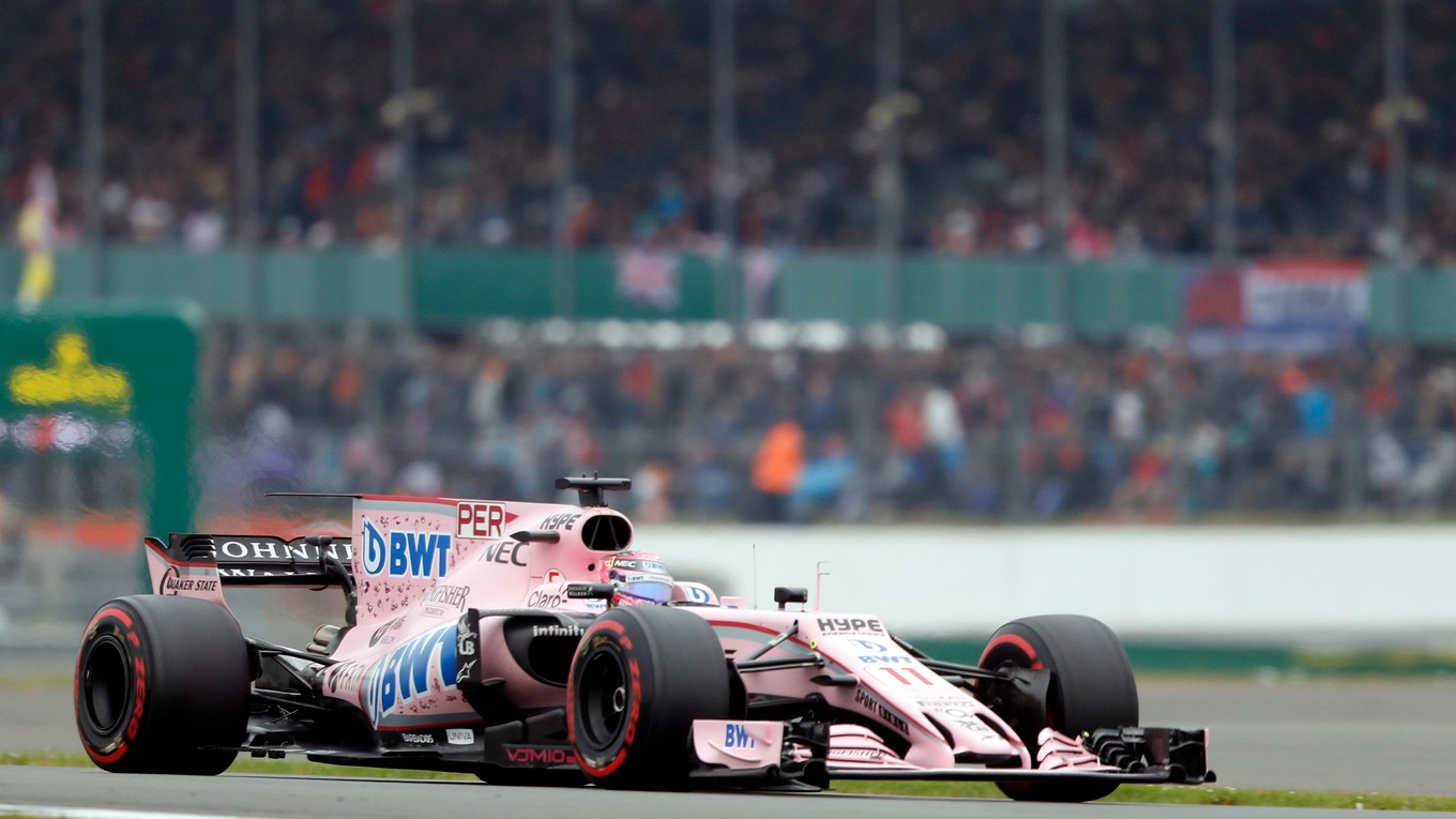 Jazdec tímu Force India Sergio Perez počas kvalifikácie.
