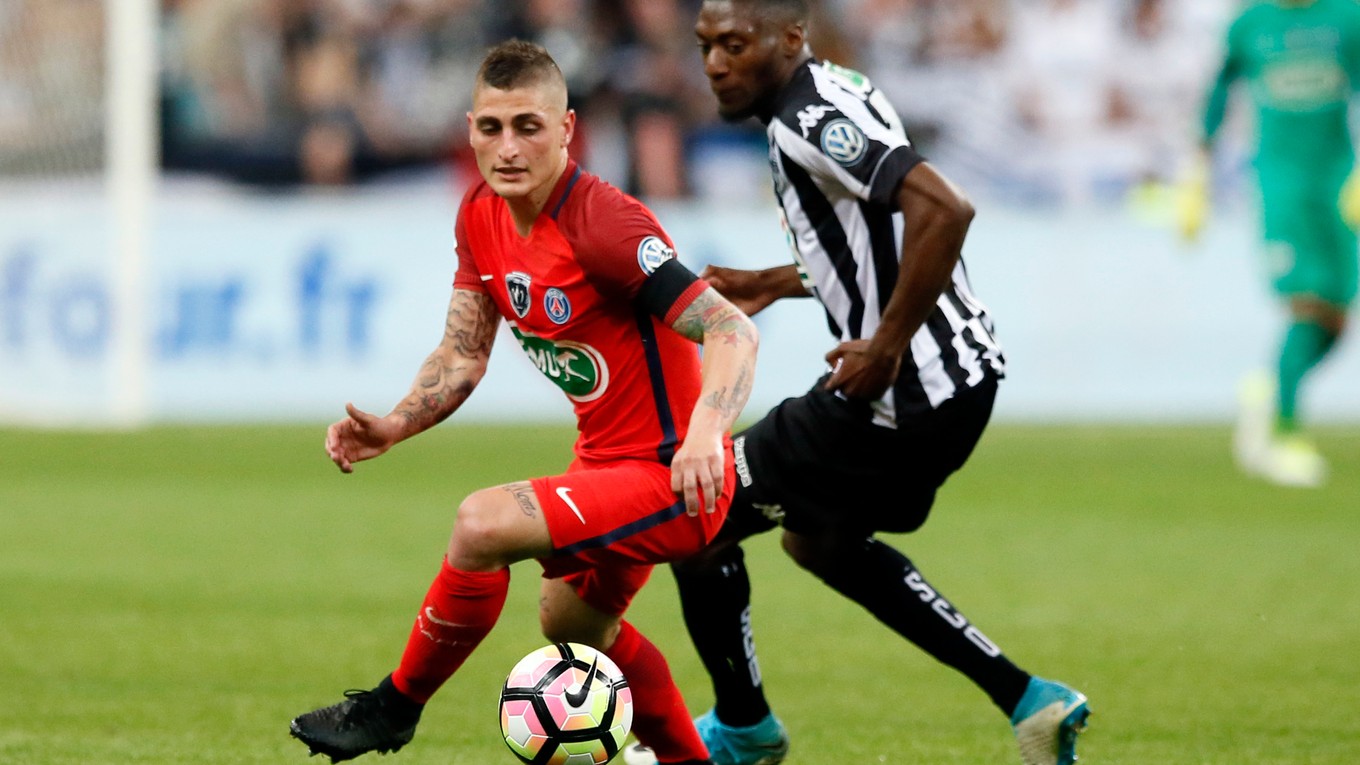 Španielsky futbalový klub FC Barcelona nepoľavuje v snahe o získanie talianskeho defenzívneho stredopoliara Marca Verrattiho. 